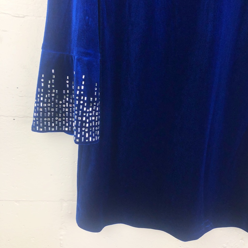 NWT Calvin Klein Velvet Dress - Picture 4 of 8